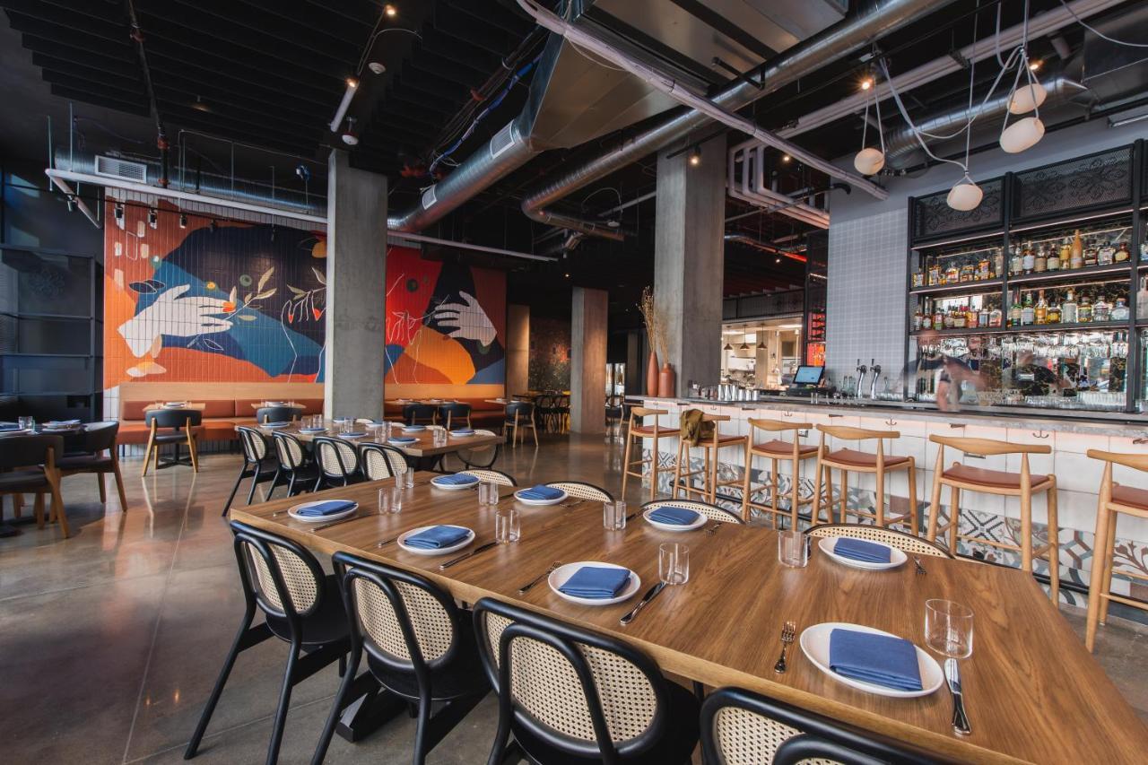 ホテル Hyatt Centric Downtown ポートランド エクステリア 写真