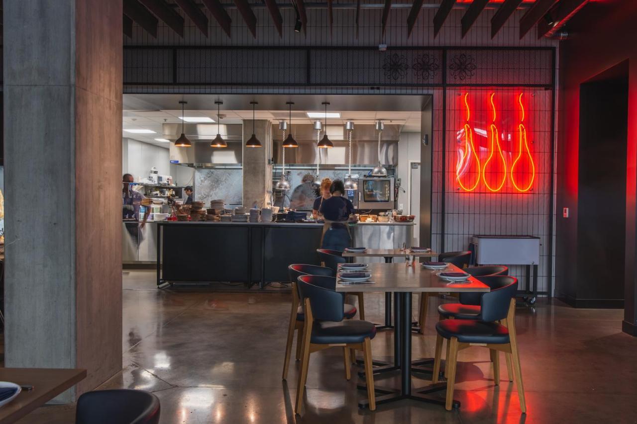 ホテル Hyatt Centric Downtown ポートランド エクステリア 写真