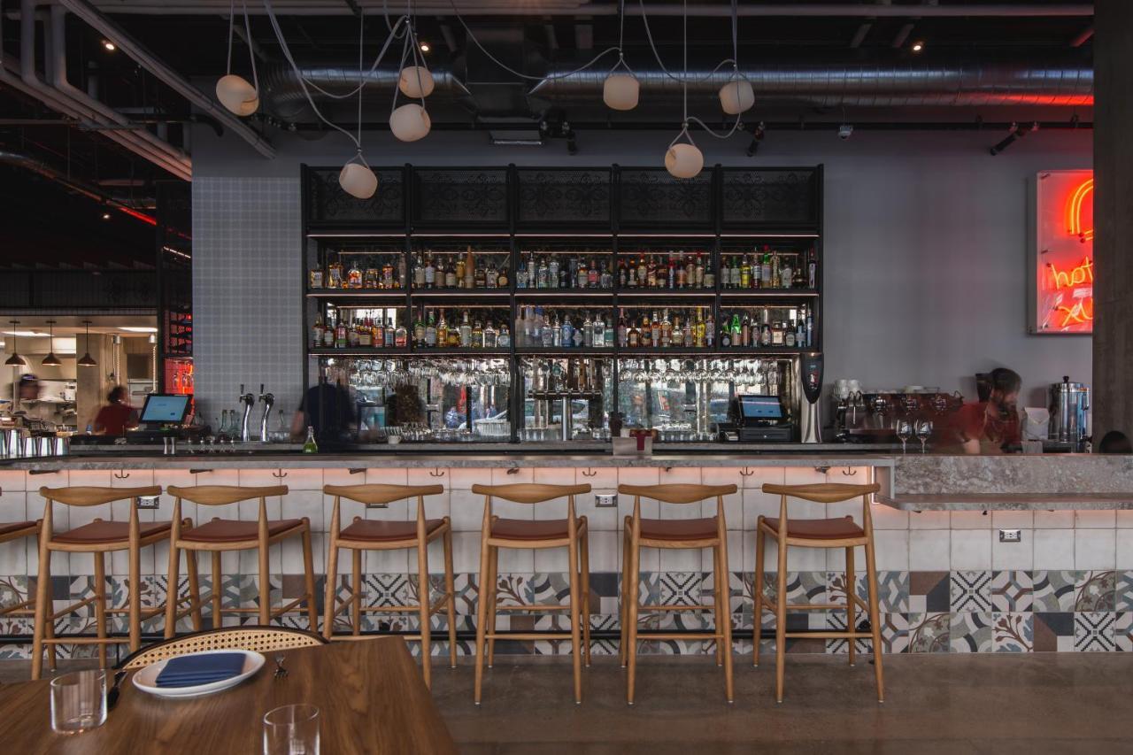 ホテル Hyatt Centric Downtown ポートランド エクステリア 写真