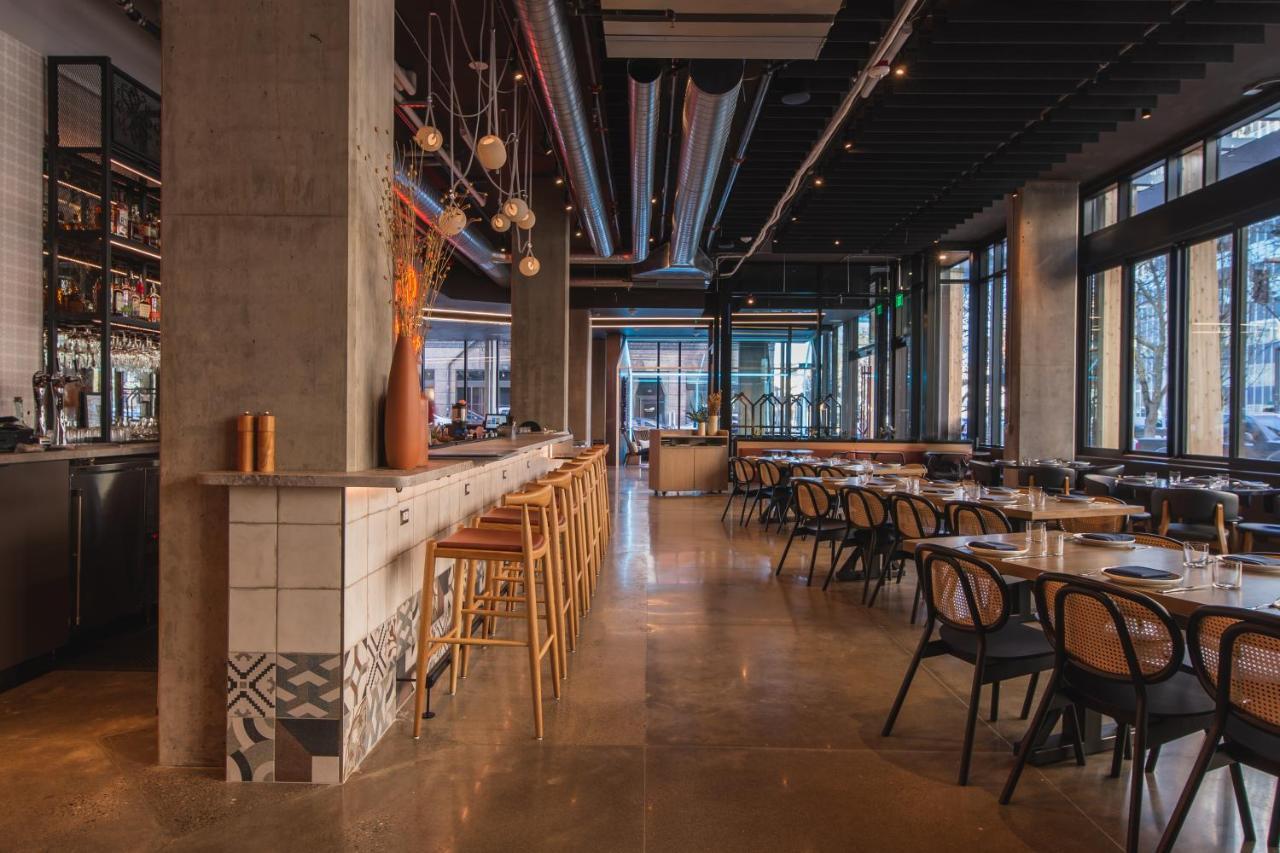 ホテル Hyatt Centric Downtown ポートランド エクステリア 写真